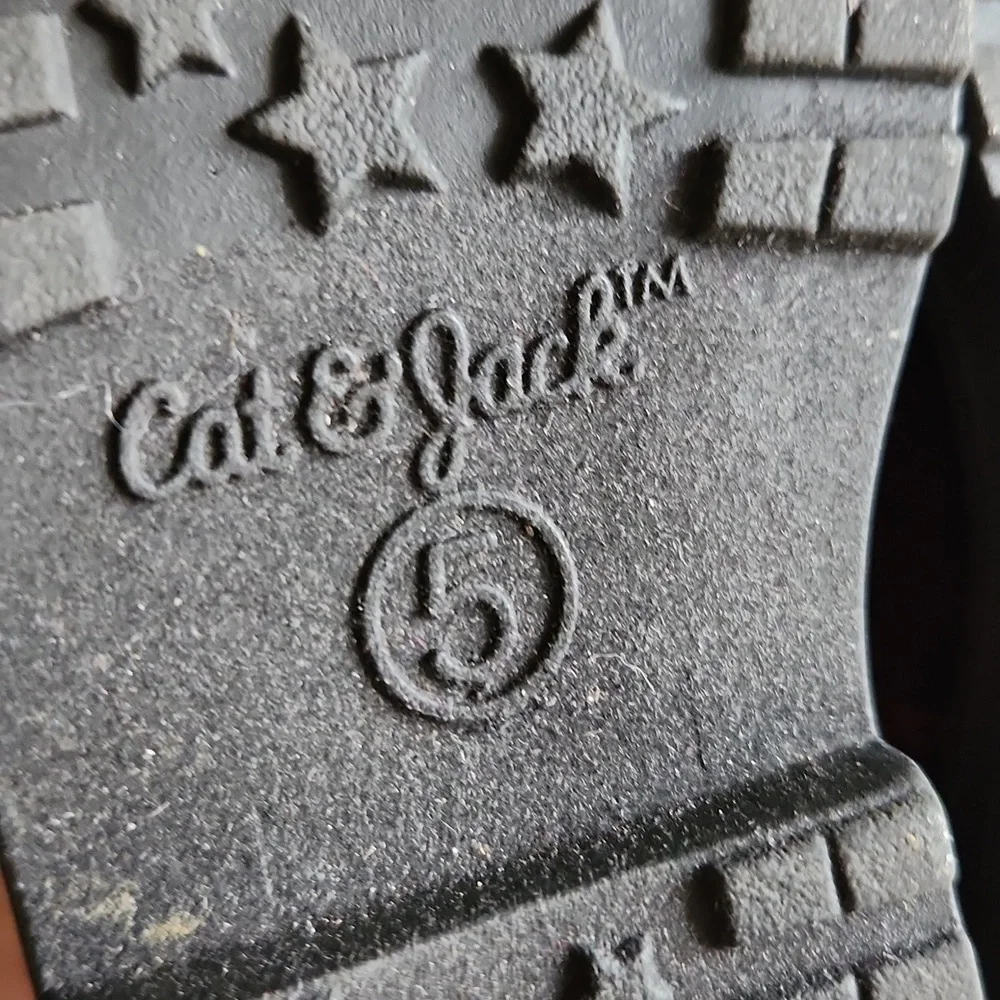 Cat & Jack Velvety Toddler Boots with Black Ribbon Laces Size 5